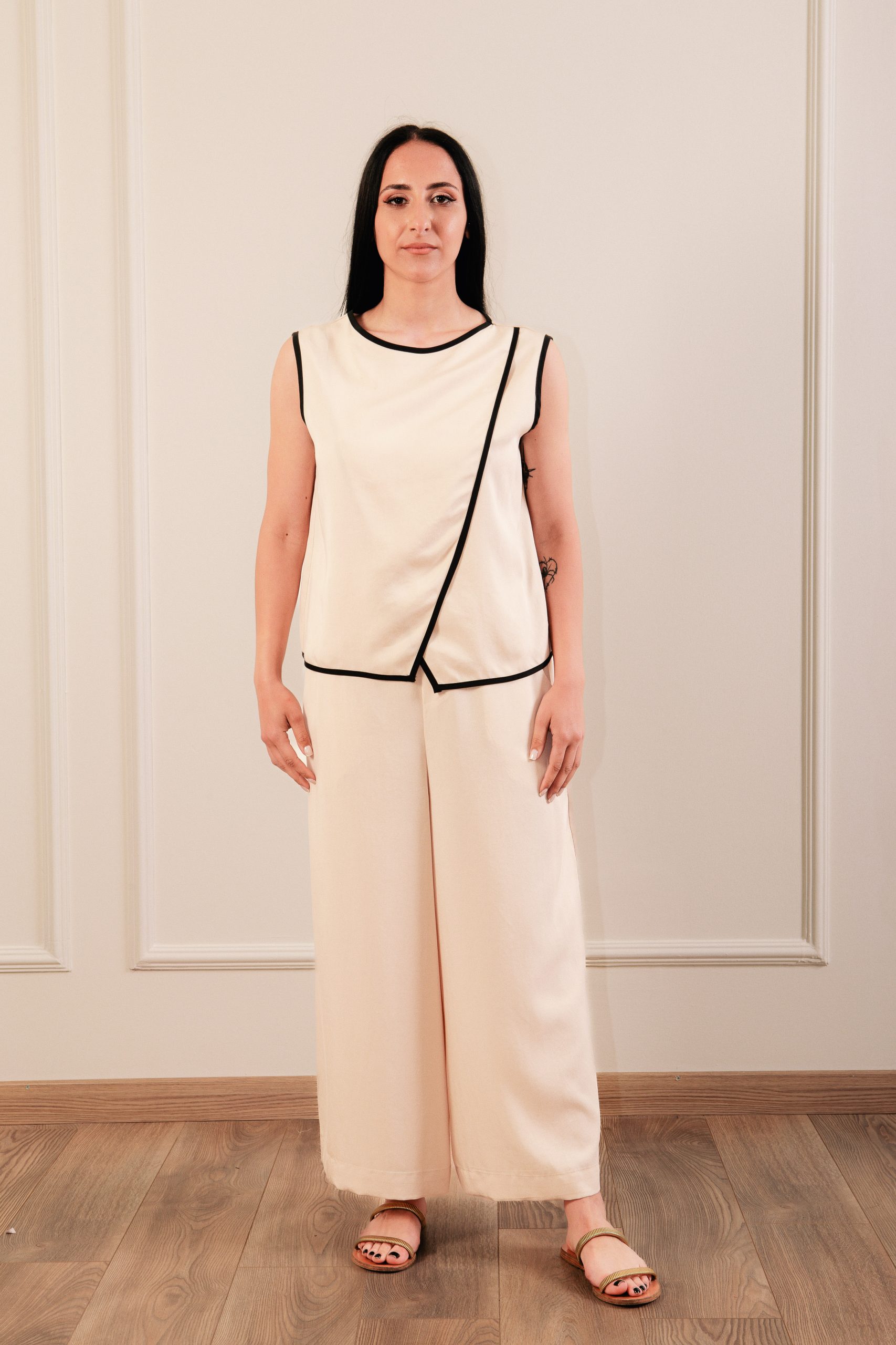 IMG_4607 Cropped Pants Vanila - Image 1
