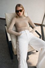 Sweater Seamless Beige - Image 2